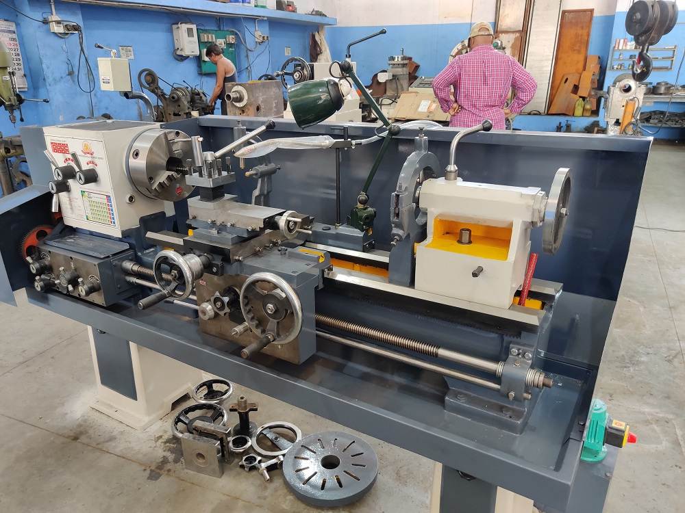 Medium Duty All Geared Lathe Machines Gmtrajkotlathe