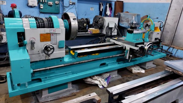 Extra Heavy Duty Lathe Machines